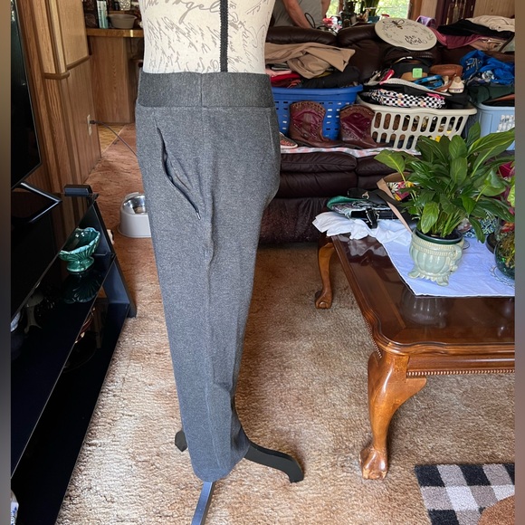 Duluth Trading Co Women's Size Small x 33 Gray Pull on Pant Rayon Blend Ponte. - Picture 8 of 16